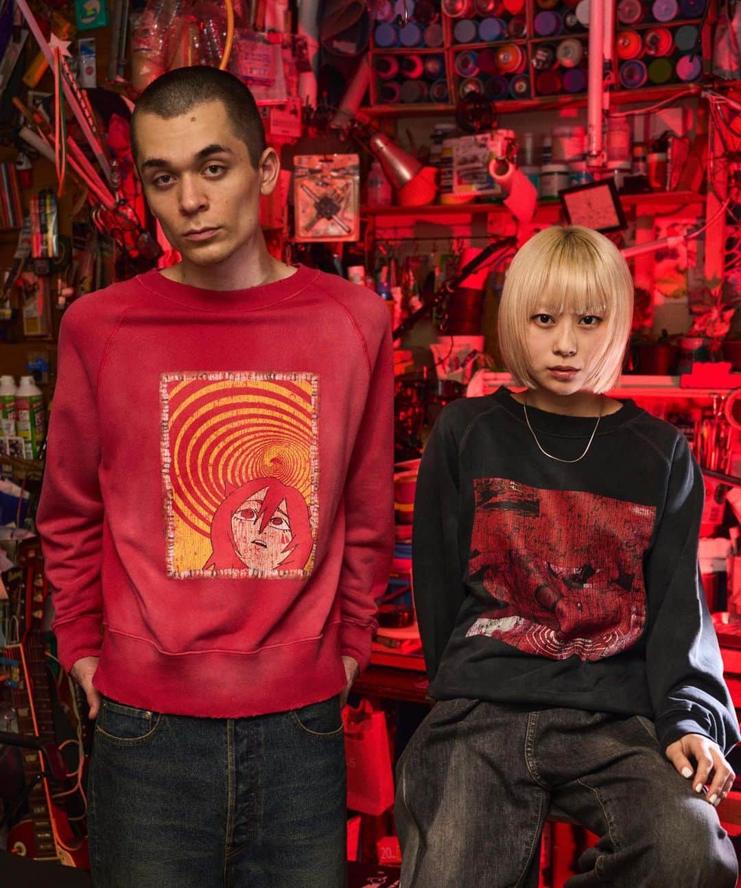 beams_harajuku_officialのインスタグラム：「… JUN INAGAWA × Moore × BEAMS 2.10(Fri.) Release at BEAMS HARAJUKU . 新世代が主導するプロジェクト「FUTURE ARCHIVE」。 今回は新進気鋭セレクトショップ(個店 )「Moore」と、サブカルシーンで絶大な人気を誇るアーティス卜〈JUN INAGAWA〉とのトリプルコラボレーションアイテムを発売します。  フェード加工を施した『FUTURE ARCHIVE』オリジナルボディーに、2種類のデザインで〈JUN INAGAWA〉のグラフィックを施した『スウェット』と、〈JUN INAGAWA〉が主催しているイベント名である“Mad Magic Orchestra”と刻印したデザインのスクエア『リング』を製作。  また、2⽉10⽇（⾦）の発売を記念して、〈JUN INAGAWA〉によるDJイベントを「ビー ムス 原宿」にて開催します。 ※イベント時ご来店の際に、Future Archiveのinstagramフォロー画面の提示をお願いします。 .  Model_ @kawaii_casey @moka_tattoo Photography_ @taiseiiwasaki special thanks @kenta246ra  @madmagicorchestra @moore__tokyo @futurearchive_beams @beams_mens_casual @beams_harajuku #futurearchive #antivintage」