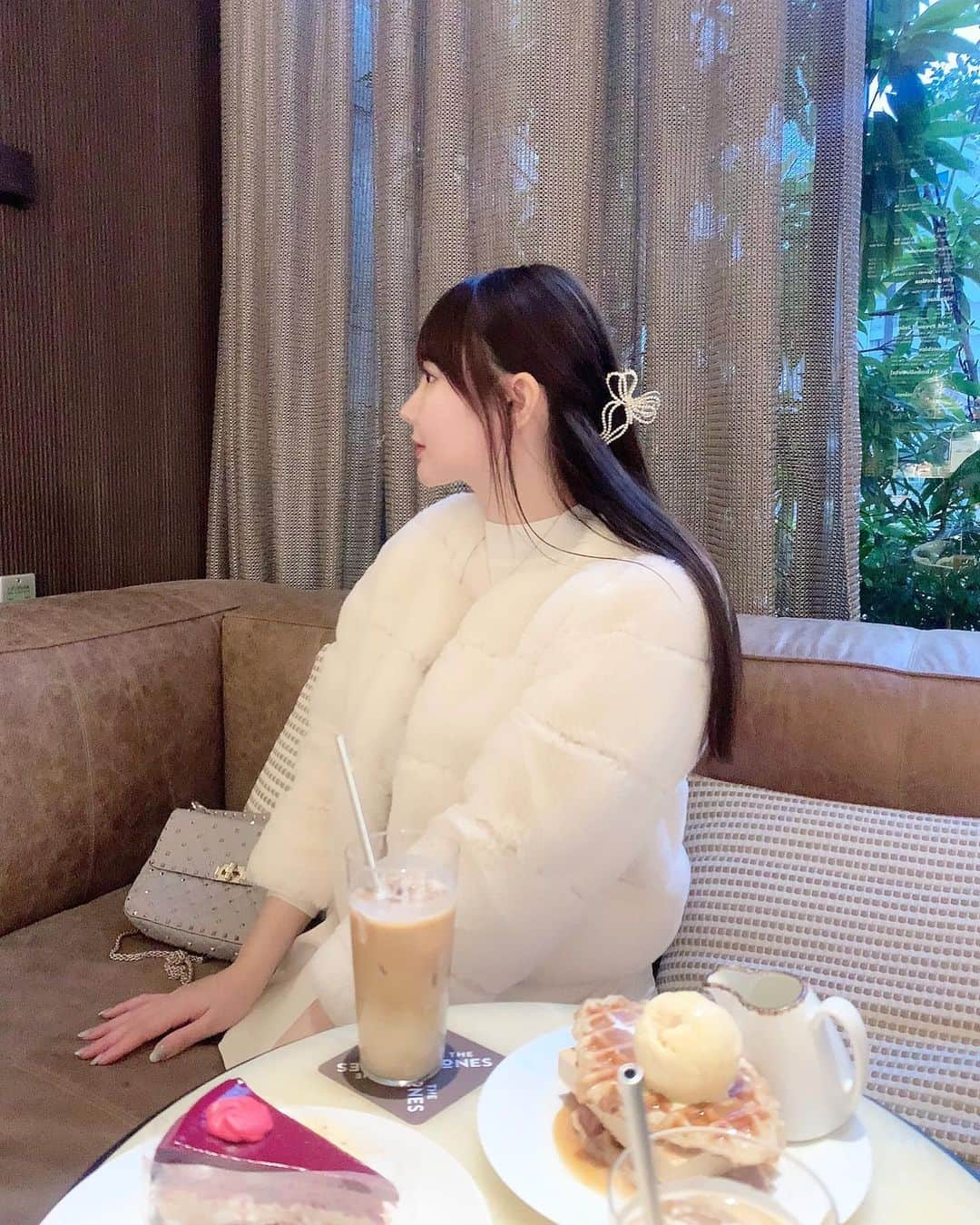 ゆうりちゃんさんのインスタグラム写真 - (ゆうりちゃんInstagram)「妹に誘われて急遽☕️🤍  📍 @thejonestokyo  〖 ザ・ジョーンズカフェバー〗  クロッフルNYチーズケーキが めちゃめちゃ美味しかった🥹  休日は混むから 平日にふらっと また食べに行きたいなぁ💕  #新宿カフェ#新宿ランチ#ザジョーンズカフェアンドバー#thejonescafeandbar」2月8日 21時34分 - yuurichangram