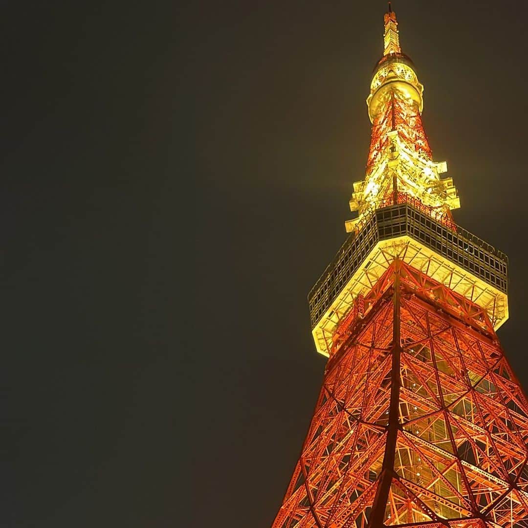 能登谷このんのインスタグラム：「こんな真下で東京タワー見たの初だった🗼」