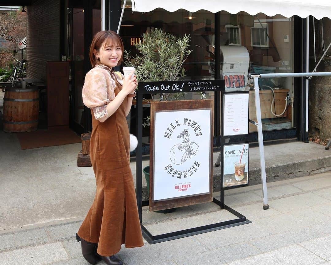 内田眞由美のインスタグラム：「カフェ巡り☕️🐈   #Leja  #猫カフェ」