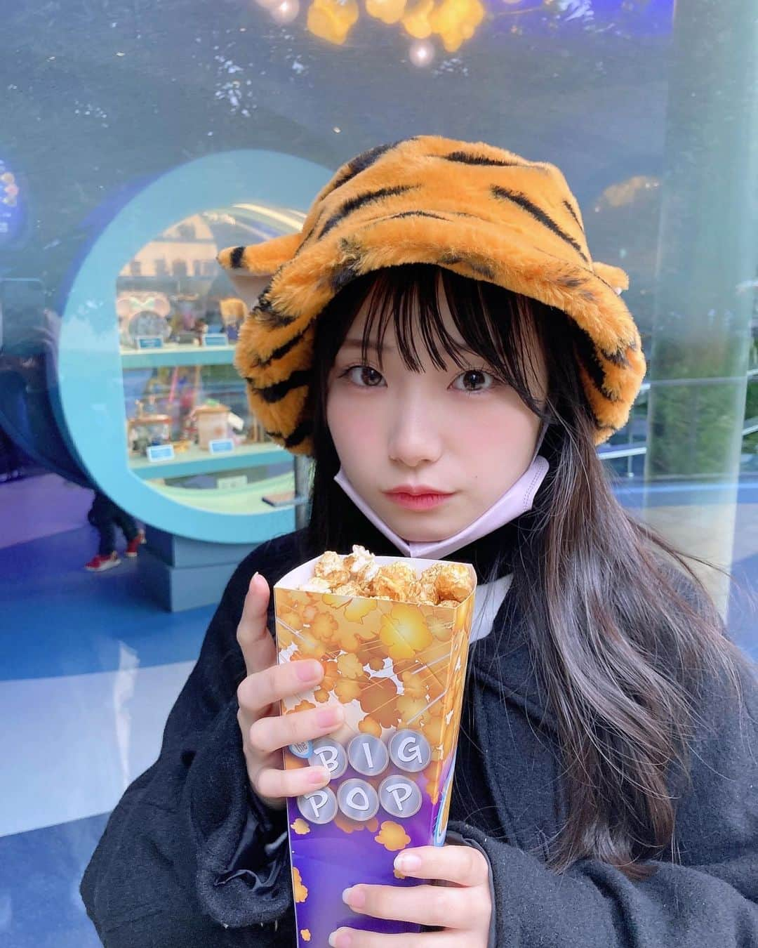 倉島杏実のインスタグラム：「🍿  ポップコーン屋さんやっと行けた🍿   #ディズニーランド #ディズニーランドグルメ #ポップコーン #SKE48 #idol #黒髪 #sjk #05」