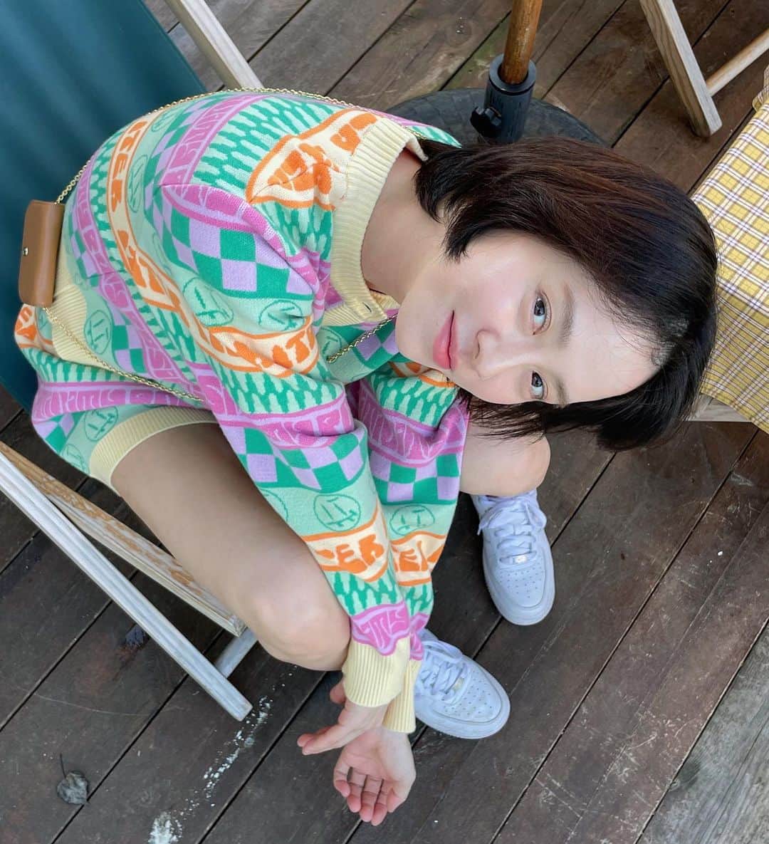 ソン・ジヒョのインスタグラム：「👀」