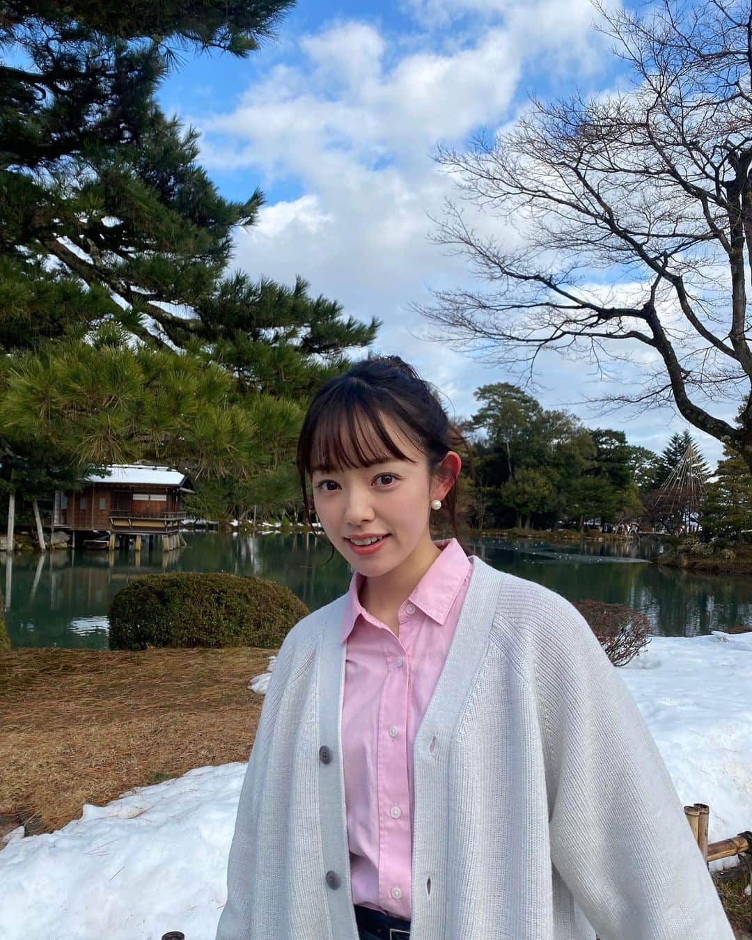 柳生みゆのインスタグラム：「朝の兼六園は穏やかだったなぁ🌿 今日は祝日。みんな何するの？☺️ #兼六園 #金沢」