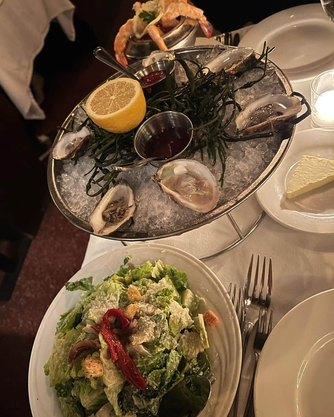 澤山璃奈さんのインスタグラム写真 - (澤山璃奈Instagram)「Valentine's dinner💝 @keenssteakhouse 🍽 It had classic atmosphere and was beautiful!  The food was great!👍🏽  In NY,Steakhouse is the authentic,so there are many good places!✨  クラシックな雰囲気がとても素敵で、お食事も最高でした💕🙏🏾  NYはステーキハウスの本場なだけあって、本当に美味しいお店ばかり👏🏽  🗽　#sawarina_ny   #NYグルメ #nycrestaurants #nyrestaurant  #アメリカ移住 #NY移住 #アメリカ生活 #NY生活 #NY #NYC #nylife #nyphoto」2月23日 14時27分 - rinasawayama