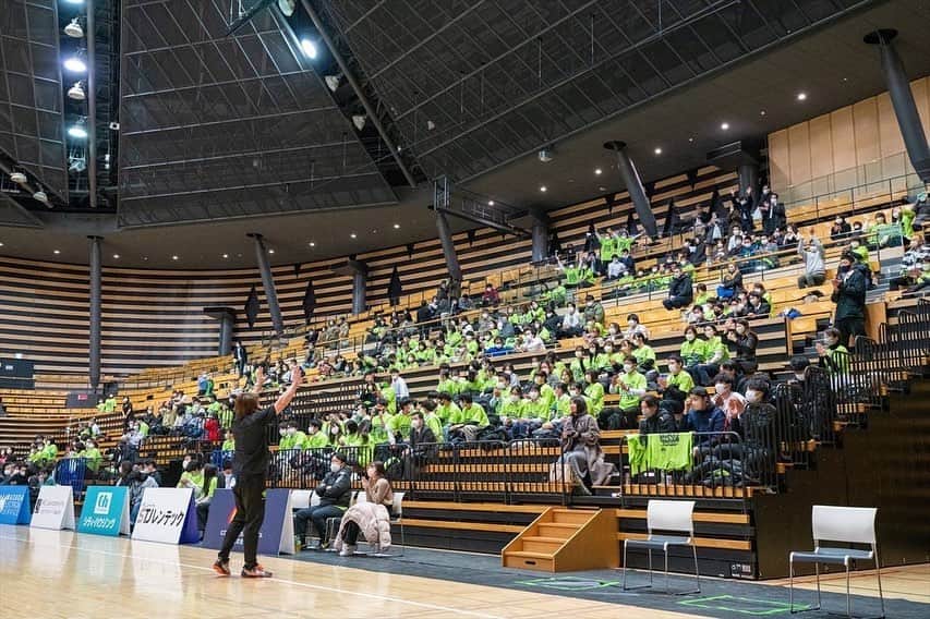 宮崎大輔のインスタグラム：「ジークスター戦、沢山の応援ありがとうございました❗️ 今後もアースらしい闘い方でハンドボールを盛り上げて行きたいです‼️ 引き続き応援よろしくお願いします‼️  #アースフレンズbm  #ハンドボール #感謝 #応援 #handball」