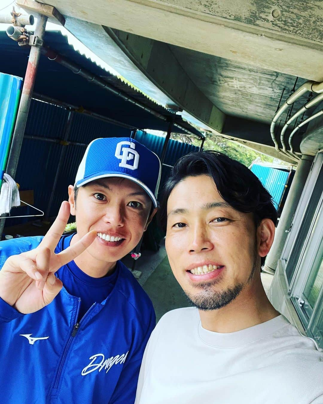 藤井淳志さんのインスタグラム写真 - (藤井淳志Instagram)「キャンプレポート⑤ ベテラン勢にも期待してるからなぁ〜😊 チームの浮上には必ずベテランの力が必要になるから、みんな頑張って欲しい！ 開幕までに万全にしてぶち上げていこ〜😁 しかしタクは変わらんねぇ🤔 #藤井淳志#中日ドラゴンズ#沖縄#キャンプ#浅尾拓也#大野奨太#堂上直倫#福田永将#加藤翔平#怪我なく頑張れ#怪我したら焦らずしっかり治して」2月23日 16時04分 - atsushi.fj4