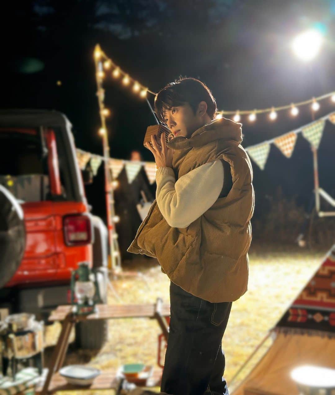 2PMさんのインスタグラム写真 - (2PMInstagram)「지금좋아지금좋아어우너무좋은데야야야야이거큰일났네어우야어어쩐대어머어머어머야야야여봐라여봐라어머머머머머어머머야어이구어이구어이구야큰일났네사람잡겠네어즈어자자자잣쟈아아아아아앗쟈쟈쟈쟈야이야오~~케이!📸  #화보만렙 #우영사진을보는 #우리의속마음☺️ #음성지원 @feat.박명수님✨ #레투스타그램」2月23日 16時30分 - real_2pmstagram