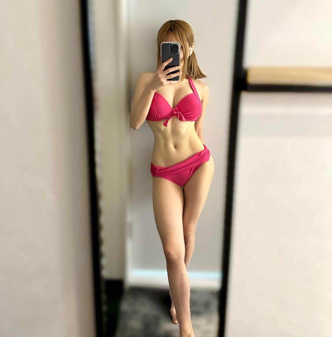 のインスタグラム：「.  おはよう♡ 突然のアクシデントや めんどくさいなぁって事も 楽しいことが起きたな〜って 切り替えて楽しもうね♡🫶🏻 . .  #腹筋 #肌肉 #腹肌 #照片 #性感內衣  #性感睡衣 #減脂 #training #gym  #gymlife #gymmotivation #トレーニング #腹筋女子  #운동 #사진 #미용  #muscle  #abs  #fitness #fitnessgirl」