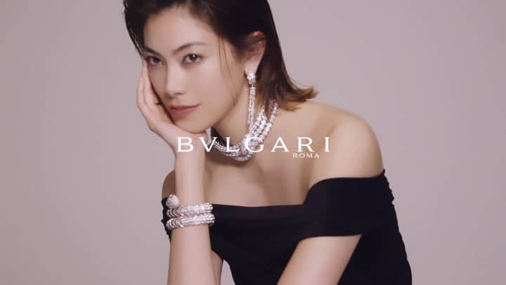 森星のインスタグラム：「What a great honor to be a part of #bulgarifamily ❤️ @bulgari」