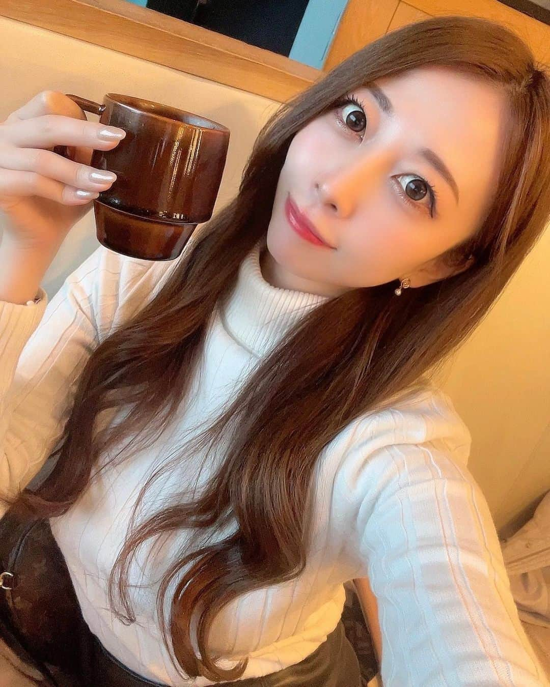 小泉奈央さんのインスタグラム写真 - (小泉奈央Instagram)「. ☕️☀️ . . . #cafe#cafetime」2月9日 9時08分 - nao_koizumi_