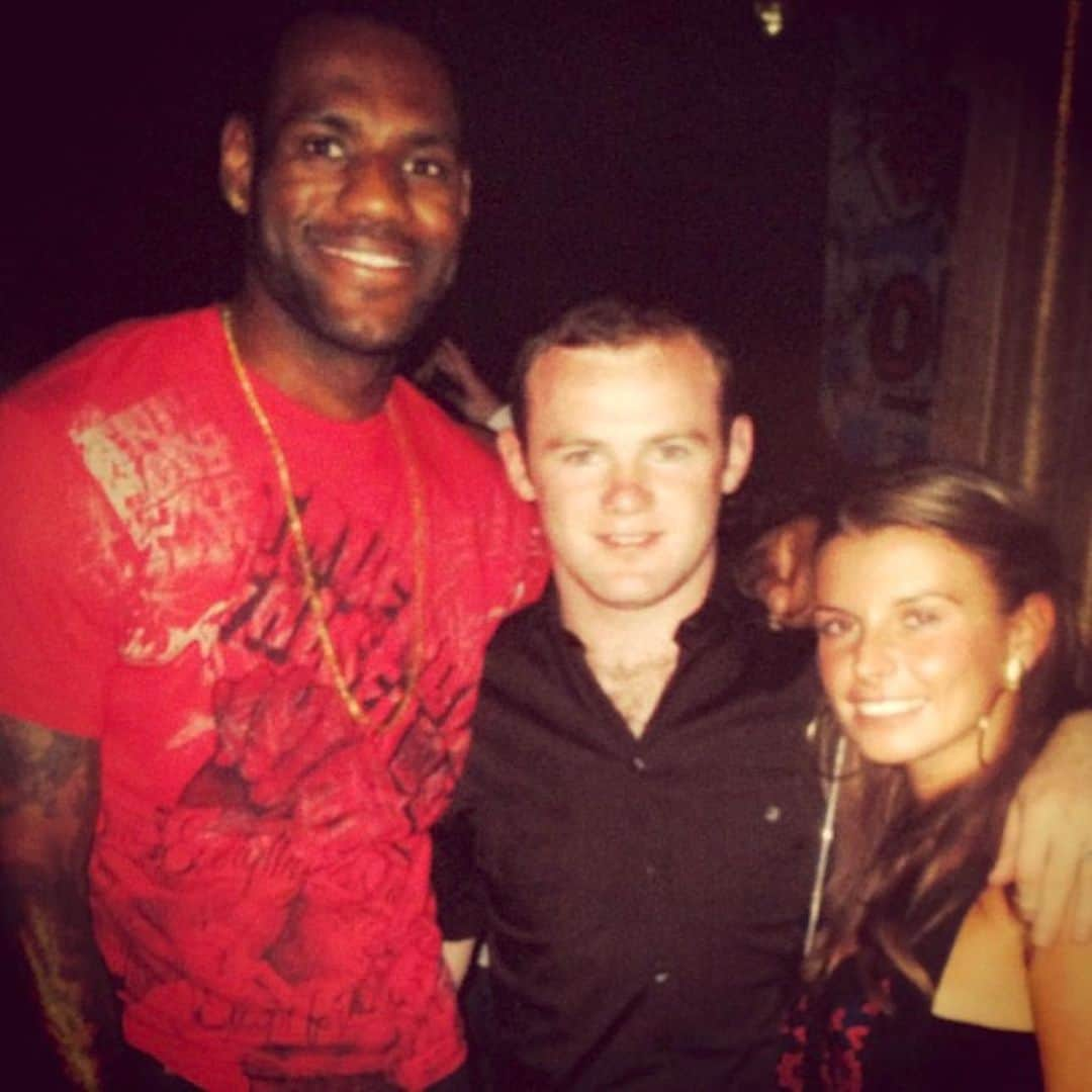 ウェイン・ルーニーさんのインスタグラム写真 - (ウェイン・ルーニーInstagram)「This is going back a few years. Congratulations to @kingjames on becoming the NBA’s all-time leading scorer 👏🏀」2月9日 2時03分 - waynerooney