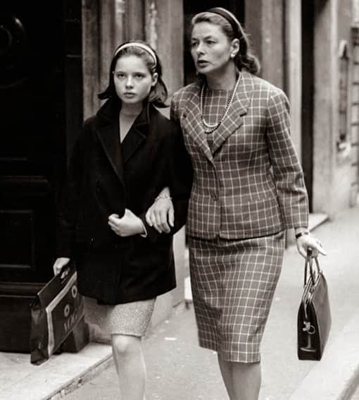 クロエ・セヴィニーのインスタグラム：「I ❤️ actresses Isabella Rossellini & Ingrid Bergman  “From the time I was a child I wanted to be like my mother. Not necessarily an actress - I never dreamed I'd have the courage. But an active, volatile woman like she was.” @isabellarossellini  #neposfinest」