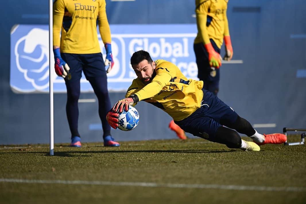 ジャンルイジ・ブッフォンのインスタグラム：「💪💪💪」