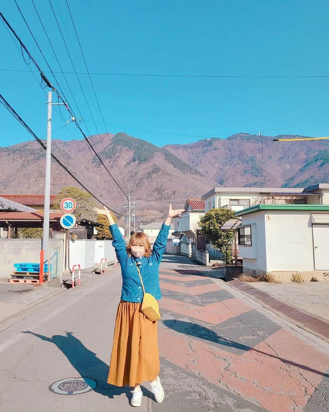 りんごちゃんさんのインスタグラム写真 - (りんごちゃんInstagram)「あなたのご飯見せて下さい🥢  #まさにこれぞ #雲ひとつない青空  #ロケ日和すぎた♡  #昼めし旅  #長野県#上田市」2月9日 18時22分 - ringochan_0626