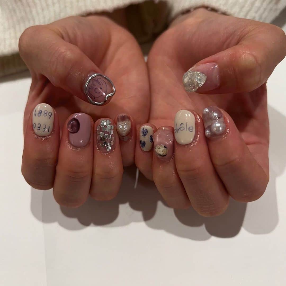 のインスタグラム：「ɴᴇᴡ ɴᴀɪʟ 🐘 ‪‪❤︎‬  ぞうさんと、あれの設立記念日と 入れたかったフランス語~🇫🇷 何でしょう？  @musnail  #nail #naildesign #nails #ネイル #ネイルデザイン」