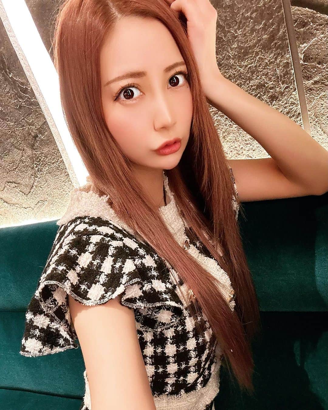 真野ゆりあのインスタグラム：「. 新しい髪色は赤ピンク🎀🌸 💗💕 . . #キャバ嬢  #ノンアルキャバ嬢  #六本木 #元セクシー女優  #フォロワー増やしたい  #コメント大歓迎  #youtuber #followme  #instagood  #tagsforlikes #japanesegirl」