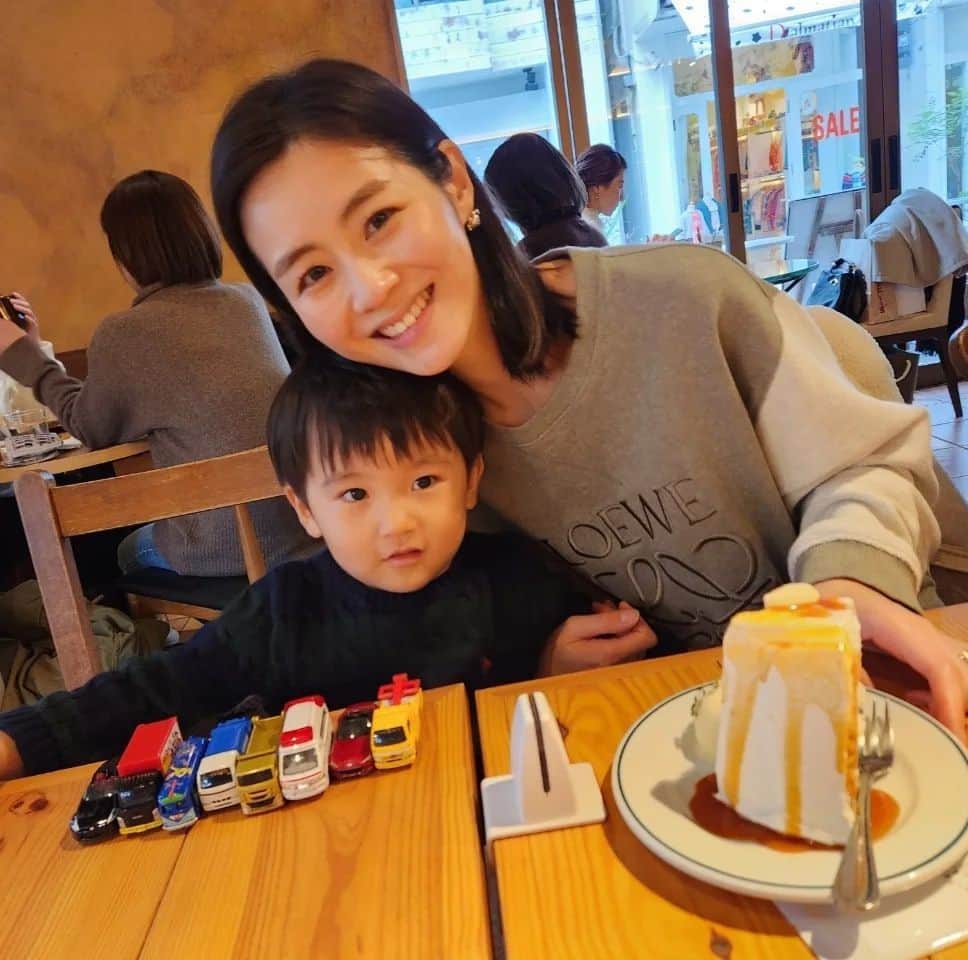 田辺岬のインスタグラム：「🦌🦘🐅 . 神戸どうぶつ王国がとっても楽しかった👏 息子も動物大好き❤️ .」