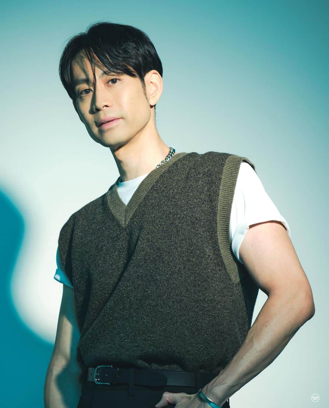 DJ Komoriさんのインスタグラム写真 - (DJ KomoriInstagram)「DJ KOMORI 2023 ARTIST PHOTO  Camera : Yosuke Torii Hair&Make: Mari Kobayashi Hair Stylist : Koji Ono / Peek-A-Boo Director : G.Yuri Production：SUGARBITZ  スタッフみんなのおかげで 今年もいい写真撮ってもらいました✌  SUGARBITZのスタッフは20年以上、カメラマンのヨウスケやメイクのコバちゃんとももう15年ほどのお付き合い✨  いつもありがとう🫶  #djkomori #sugarbitz #djphotography #portrait #djlife #photoshooting #margarethowell」2月9日 11時53分 - djkomori