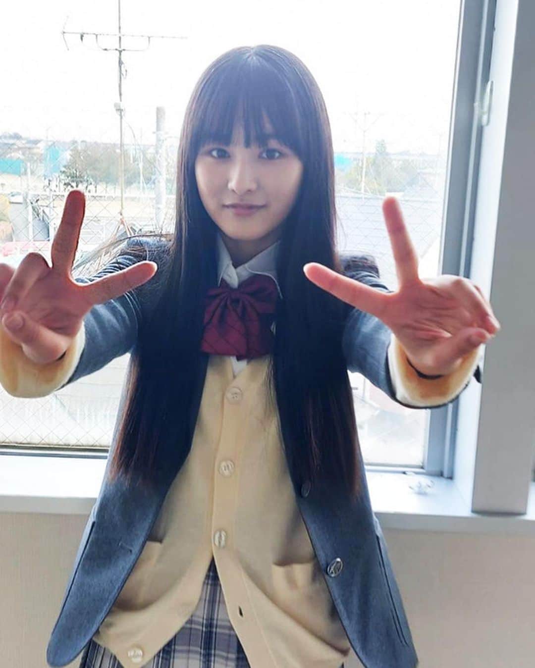 ８２１（ハニー）のインスタグラム：「【リコ】今夜9時放送の 「警視庁アウトサイダー」6話に出演します。  リコ ✌️✌️の珍しめ！？のオフshot 撮れました。  😁  #テレ朝 #警視庁アウトサイダー #木曜 #夜9時  #リコ　#821  #jk」