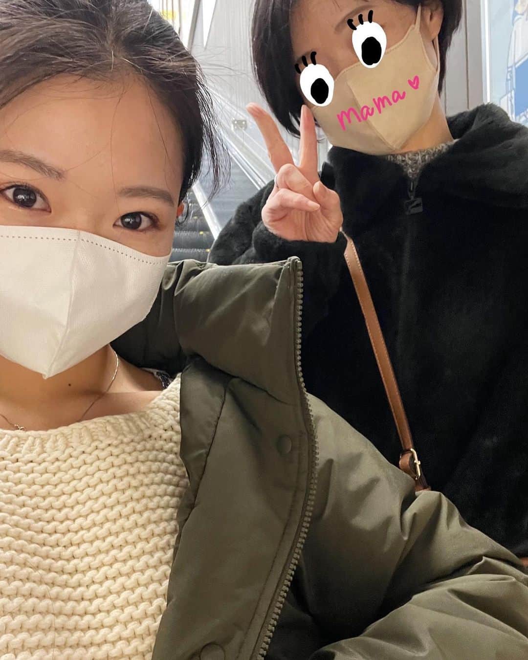 のインスタグラム：「Back to Osaka ~~~  岡山で予定があったので、少しだけ実家に帰っていました😌 家族と過ごせてよかったです〜。美味しいものいっぱい食べました〜。笑 明日からもいっぱい頑張ります！！！ : #毎日投稿6日目」