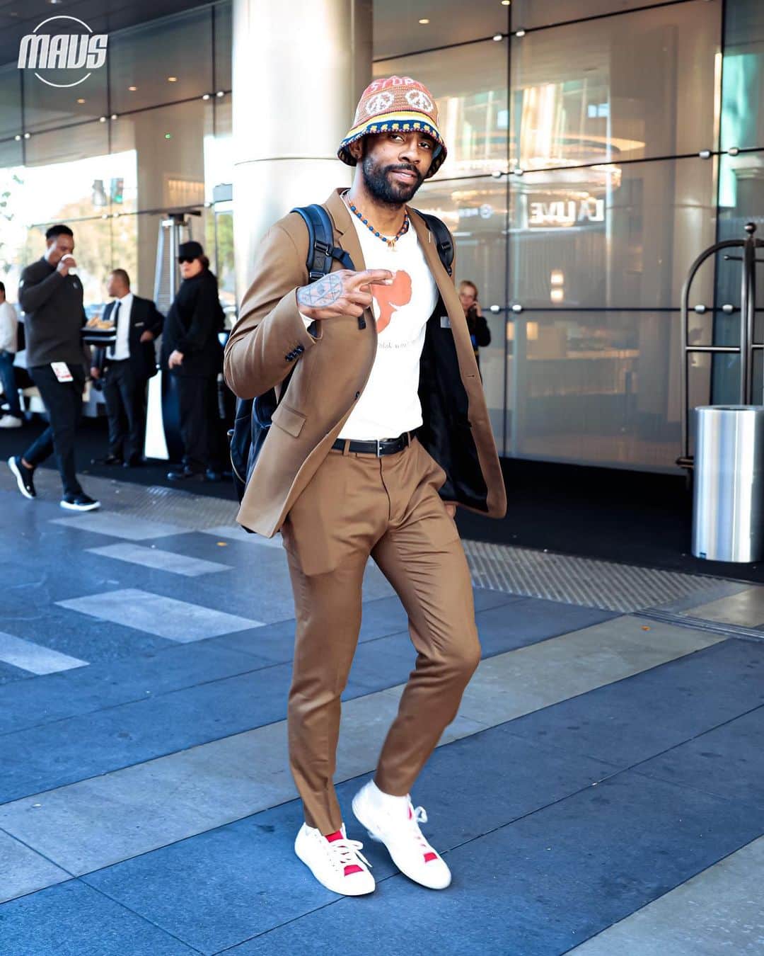 カイリー・アービングさんのインスタグラム写真 - (カイリー・アービングInstagram)「Freedom of Expression  🤞🏾♾❤️」2月10日 4時05分 - kyrieirving