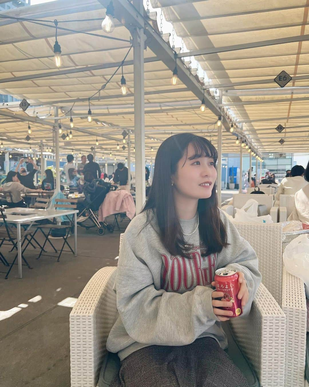 弘松菜摘のインスタグラム：「⁡ ⁡ ⁡ 外でBBQできるくらい早くあったかくなりますように🍖❣️ ⁡ ⁡ #圧倒的ほろ酔い」