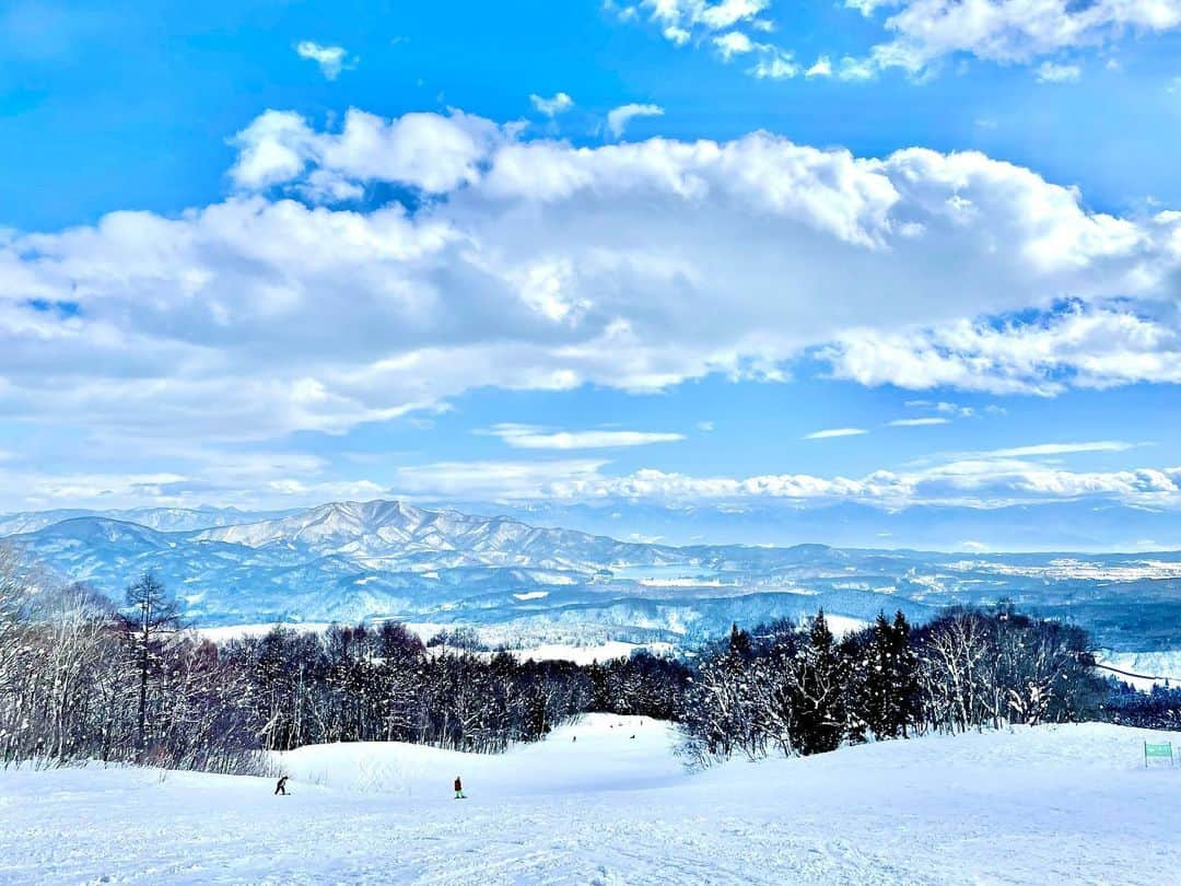 くろねこさんのインスタグラム写真 - (くろねこInstagram)「スノボ行った時の！❄️ めちゃくちゃ天気良くて眩しかった…w」2月9日 20時14分 - kuronekoshi_nya