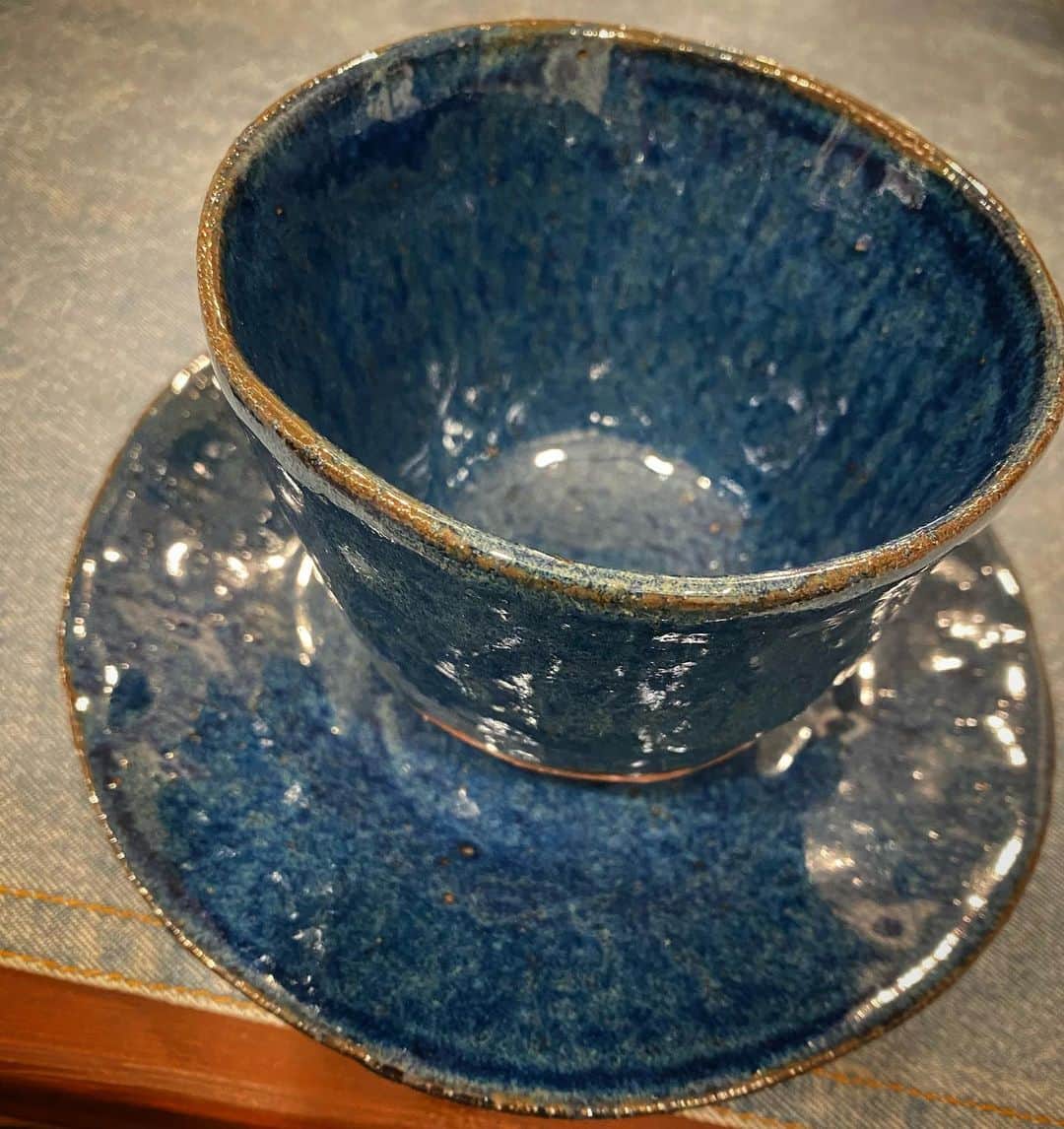 大谷雅恵さんのインスタグラム写真 - (大谷雅恵Instagram)「去年から作っていた作品が焼き上がりました☕️  初めて平たいお皿を作ったけど良い味出ました。  最近バタバタだったので3月からまた教室通います♡  #作陶 #陶芸 #pottery #瑠璃海鼠 #釉薬 #赤土 #御影 #40歳からの陶芸」2月9日 21時24分 - masababy225