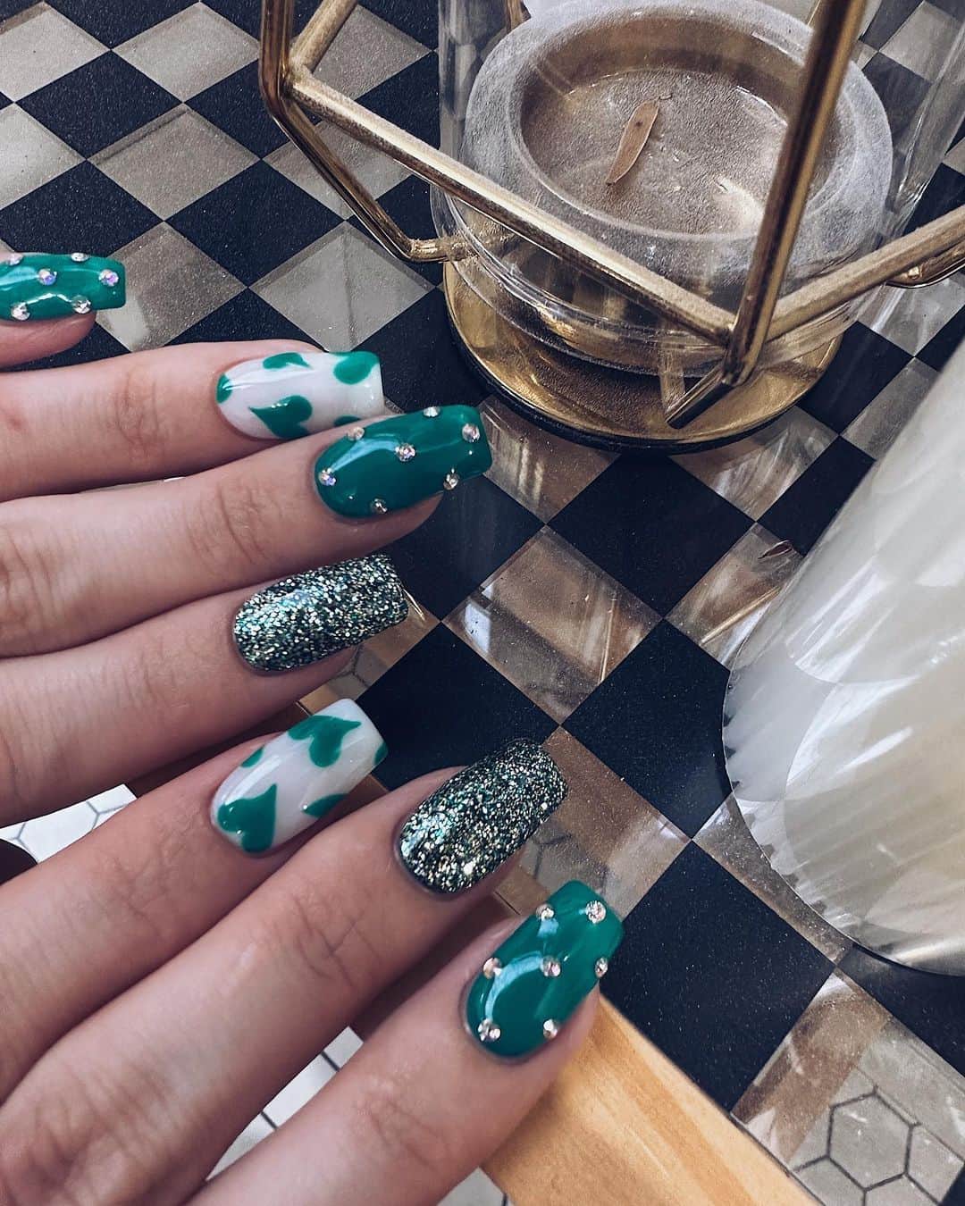 のインスタグラム：「神ネイル💅💚💚💚 マジで可愛すぎてずっと見ちゃう🥰笑 @lien_liliy  いつもありがとうございます💕💭 . #ネイル #渋谷 #new #nail #green」