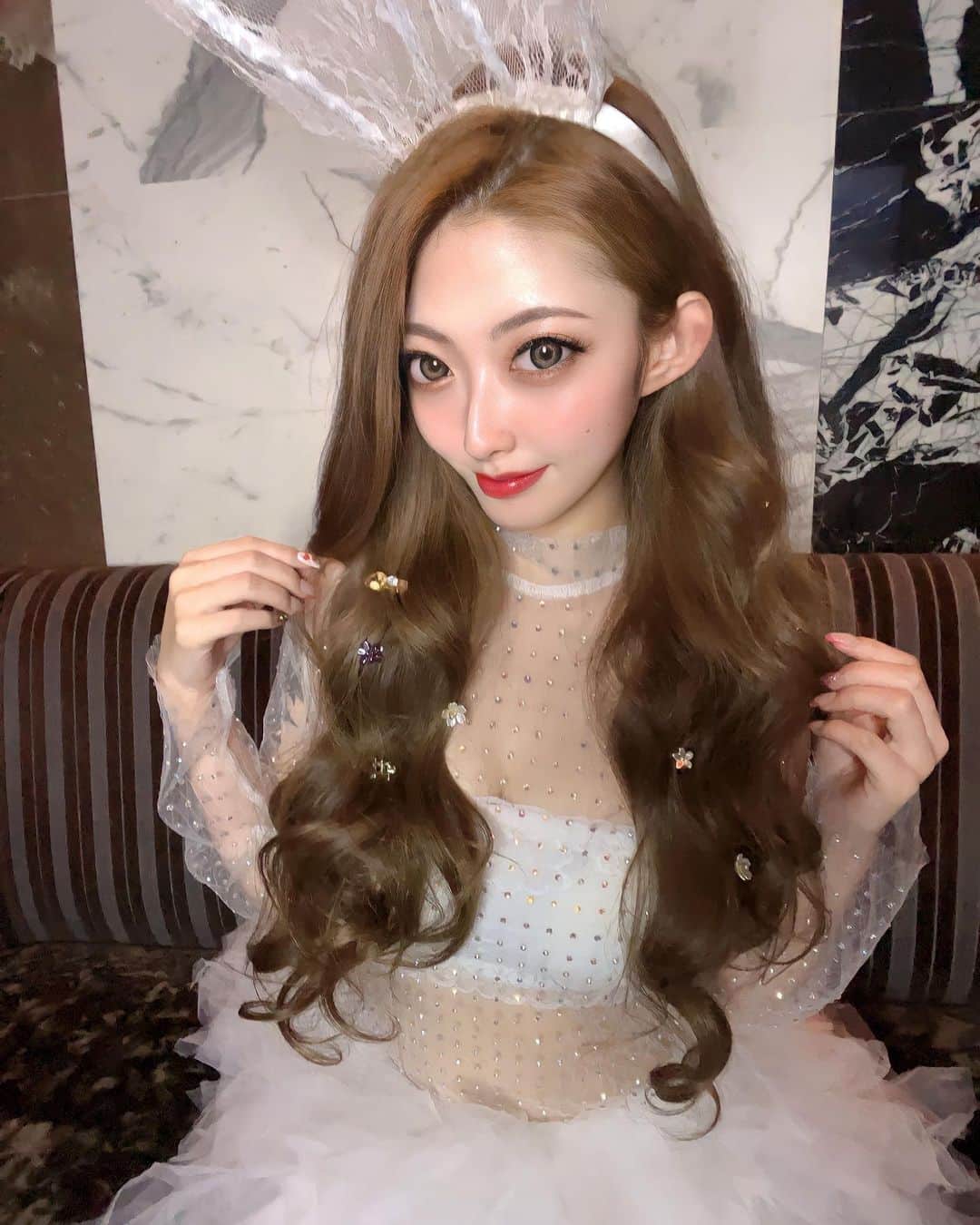 吉永江利のインスタグラム：「#おばけ   #北新地#ミナミ#関西#アンジュール #フォローお願いします#いいね #selfie  #コメント大歓迎 #make #hair #japan #korea #model #fashion #code #followme #likes #instagood #instalike」