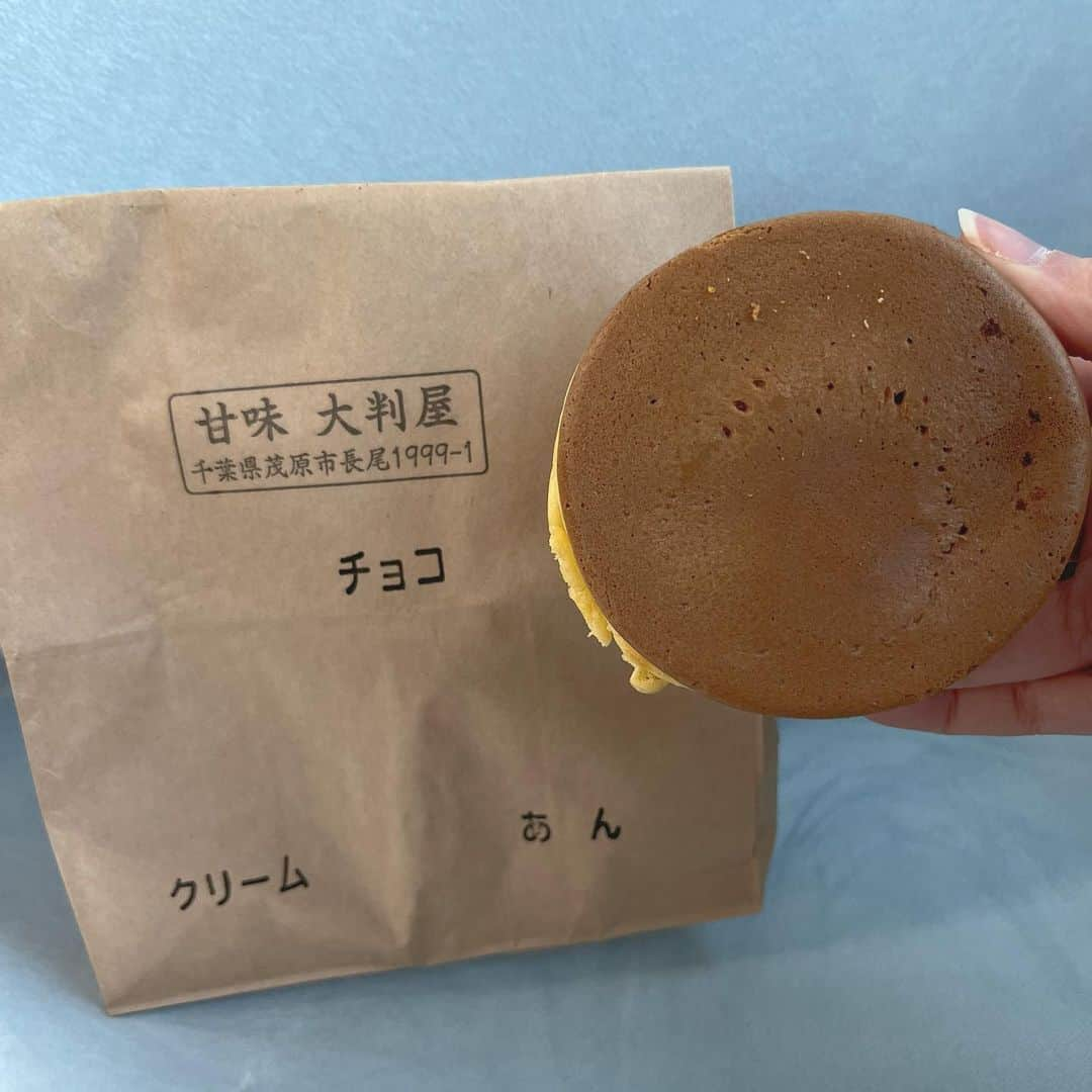 山邊歩夢さんのインスタグラム写真 - (山邊歩夢Instagram)「😋💭🫶🏻 * * 千葉県の美味しいもの紹介を 始めたいと思います！ * 千葉県の茂原にある"甘味大判屋"さん * 1つ1つが大きくて 餡もたくさん入ってるから 1つ食べると"食べた〜"ってなるけど 美味しいからとまらなくなるんです！ それに 素材や作り方にこだわって 作ってくださってるから 愛情たっぷりですし お店の方もすっごく優しいので 千葉県の茂原に来たら 絶対食べてほしいです！！ * * #甘味大判屋 #千葉グルメ #千葉グルメ巡り #千葉スイーツ #茂原グルメ #茂原スイーツ #関東グルメ #グルメ女子 #大判焼き #あんこ #あんこスイーツ #あんこ好き #カスタード #チョコ #チョコレート #あゆログ」2月9日 22時01分 - ayuyamabe_official