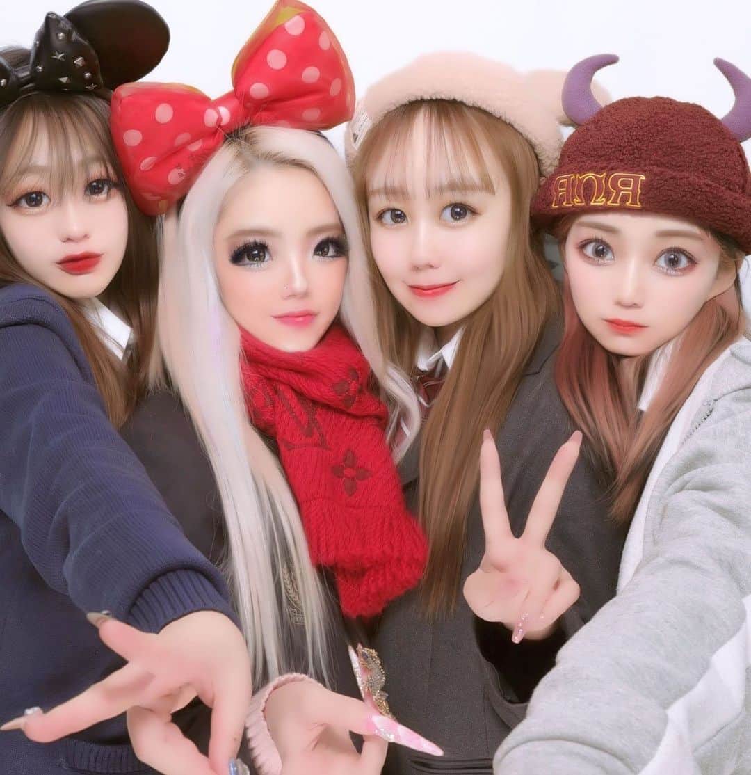 ちみれなのインスタグラム：「🐭💖 現役の時よりスカート緩くなってたよ」