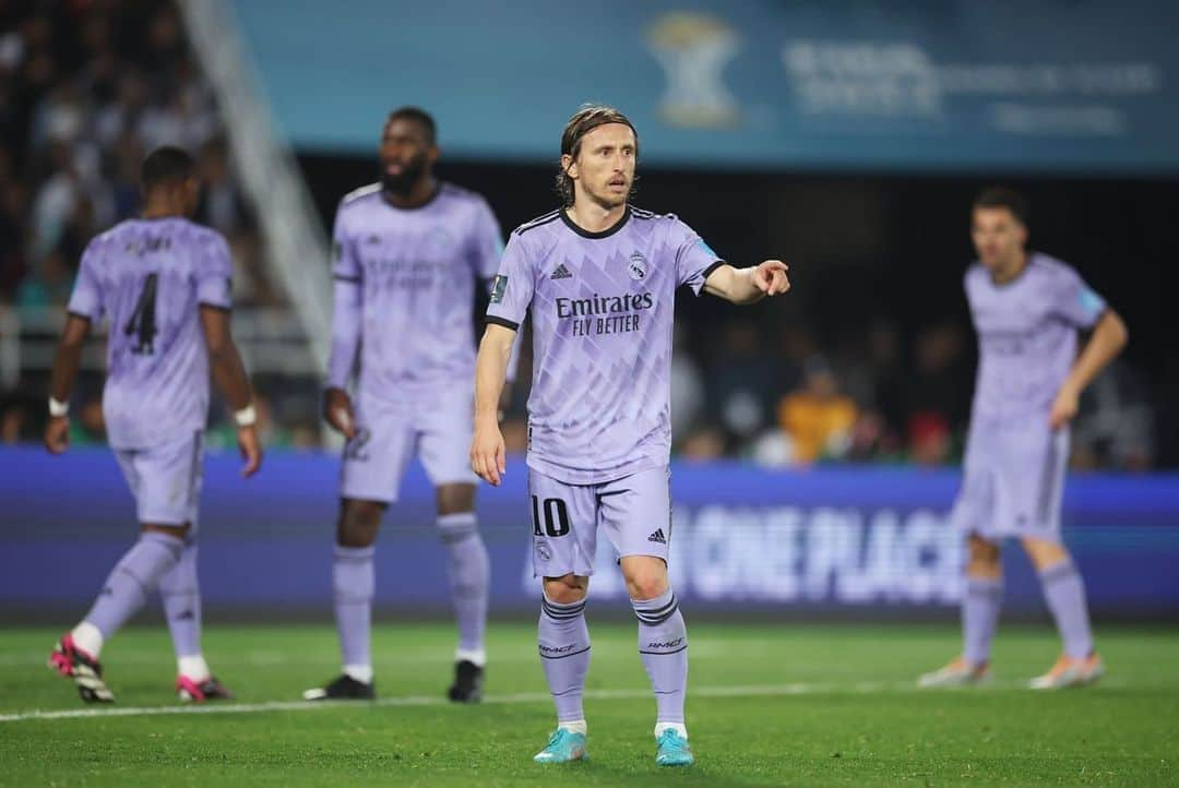 ルカ・モドリッチさんのインスタグラム写真 - (ルカ・モドリッチInstagram)「Great to be back at the Club World Cup. Even better to be in another final! 💪🙏 #HalaMadrid #ClubWC」2月9日 23時16分 - lukamodric10