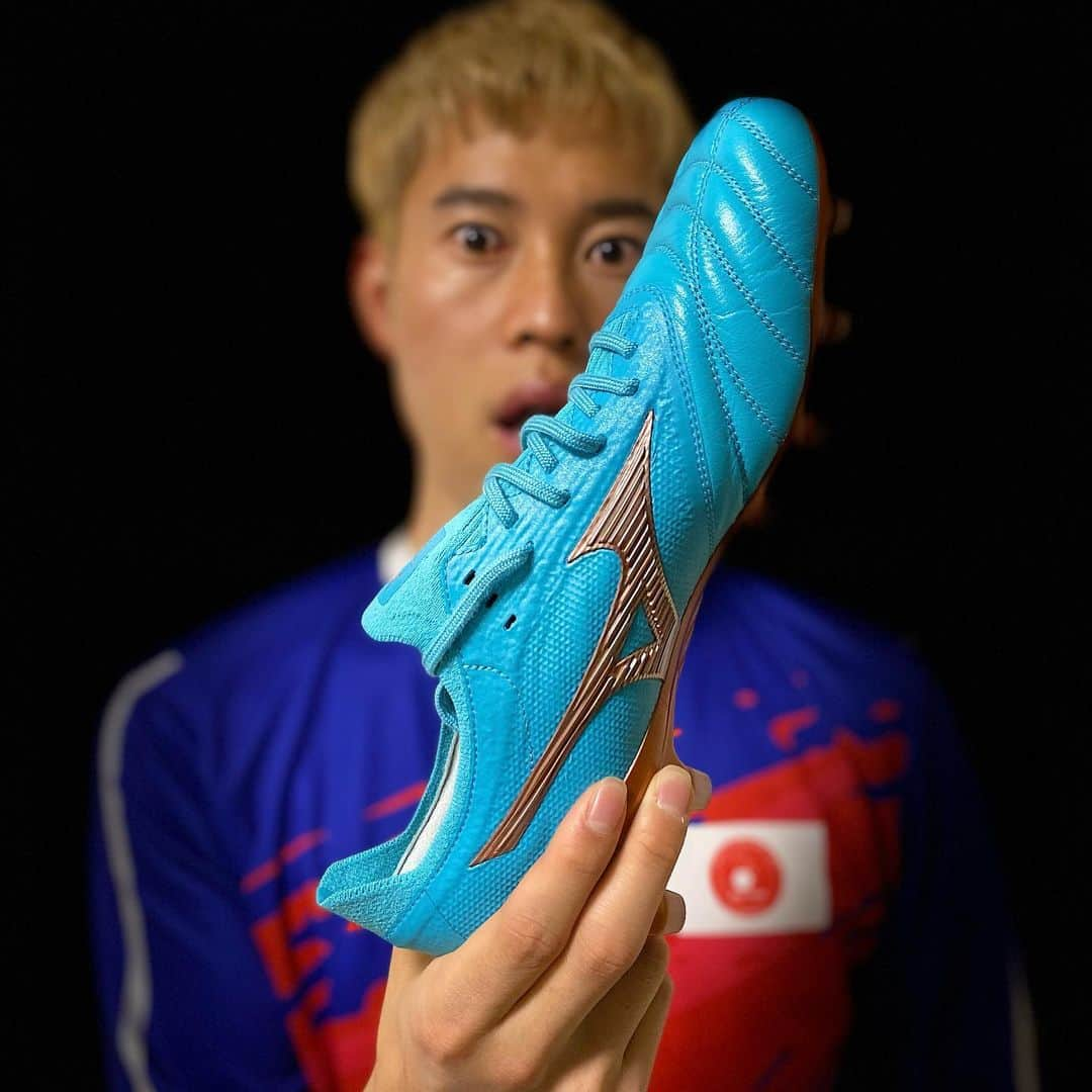 マキヒカさんのインスタグラム写真 - (マキヒカInstagram)「New Spike 🦋🦋  #morelianeo3β #football #mizuno #MoreliaNeo #モレリア #mizunofootball #マキリア #どうせ靴擦れ #チャンス」2月9日 23時26分 - makihika_youtube