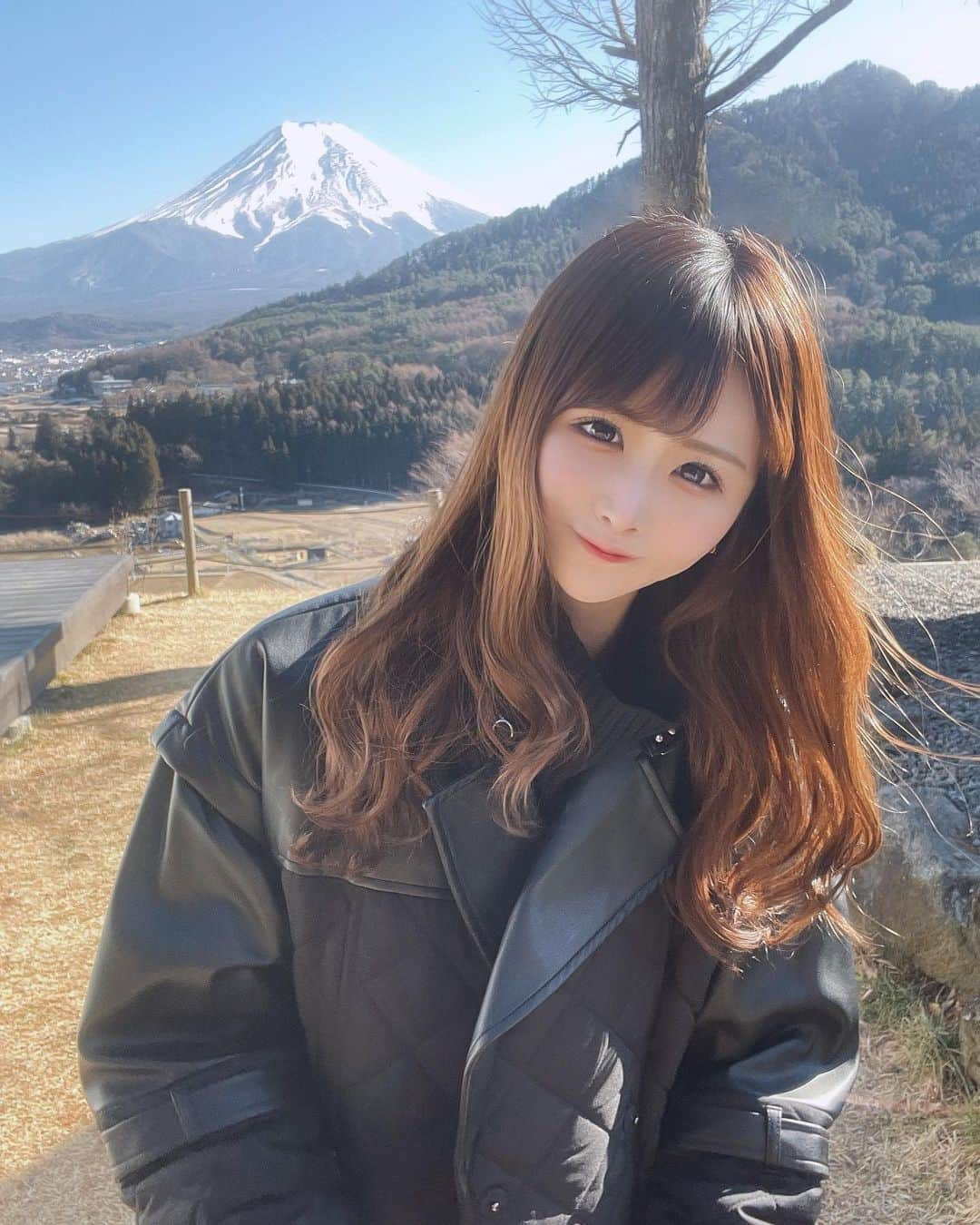 平林萌愛さんのインスタグラム写真 - (平林萌愛Instagram)「富士山きれいだった🗻✨ グランピングしたよー！」2月9日 23時35分 - __hbysgm