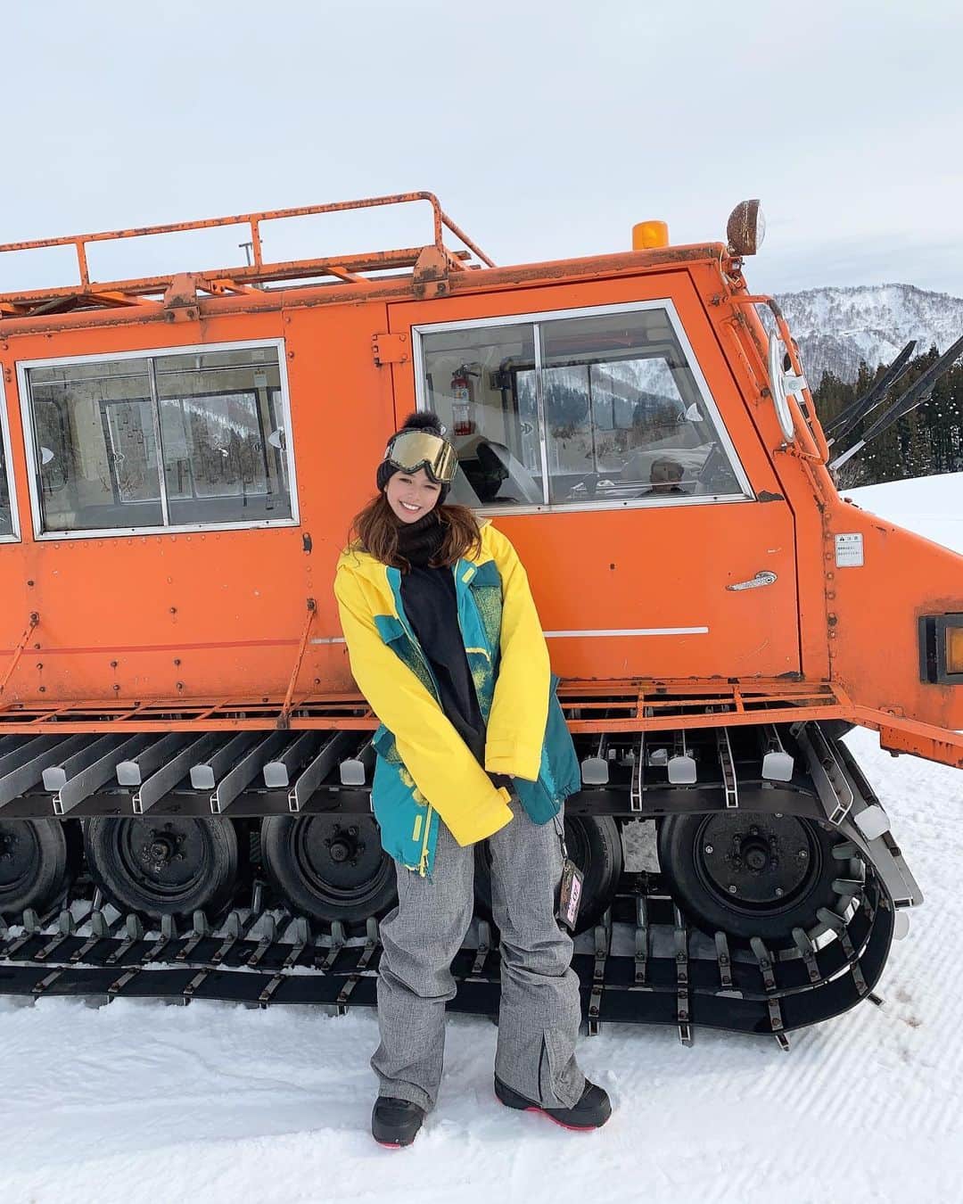 まさちゃんのインスタグラム：「景色最高で天気も良かった☀️ スノボー楽しすぎるぅ💓🏂 スノーボー部作ったら参加してくれますか？🥰」