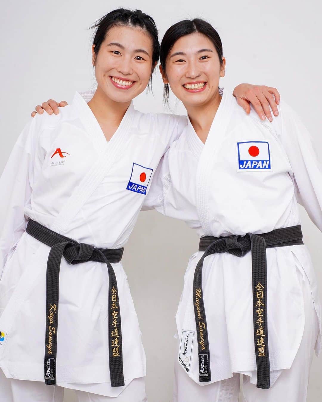 のインスタグラム：「JAPAN KARATE ATHLETE🇯🇵  【@kayosomeya1 】 KAYO SOMEYA (-68kg)  【@mayumi_530 】 MAYUMI SOMEYA (-61kg)  #japan #karate  #karateathlete  #someyasisters   #空手 #日本代表 #空手アスリート  #染谷姉妹  ...................................................... @arawazajapan @arawaza_intl  #arawazajapan #arawazaintl」