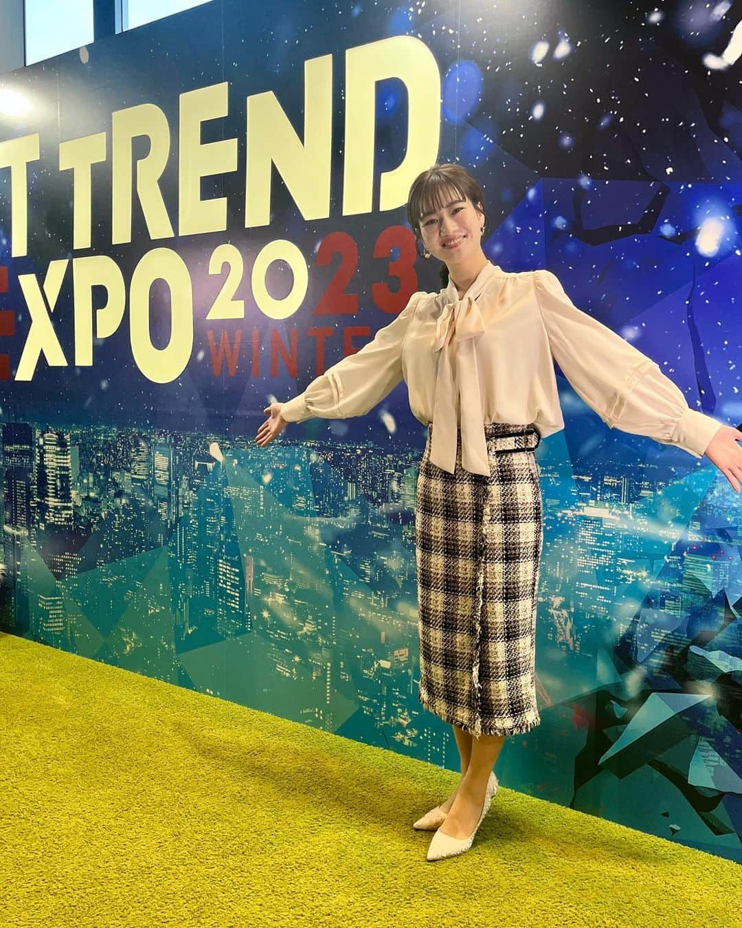 釜井美由紀のインスタグラム：「ITトレンドEXPO 2023 winter💙 　　 2日間MCで入らせていただきましたが DX、Wi-Fiトラブルシューティング、会計業務効率化について…などなど今回も沢山の企業さんの講演を聞いて、とっても学びの多い現場でした✨ ⁡ イベント今日が最終日です🎤 ビジネスパーソンの皆さま お時間あればぜひチェックしてみてください✨ ⁡ #オンラインイベント #オンライン展示会 #tbsスパークル #アナウンサー #フリーアナウンサー #mc」