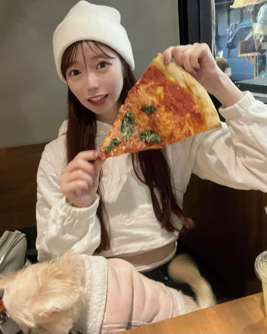 柏元萌華さんのインスタグラム写真 - (柏元萌華Instagram)「@thepizza_tokyo  おっきいピザ~🍕❤️ わんこも入れるなんて嬉しい🥺  #thepizza #shimokitazawa #下北沢カフェ」2月10日 22時46分 - moepiii3_k