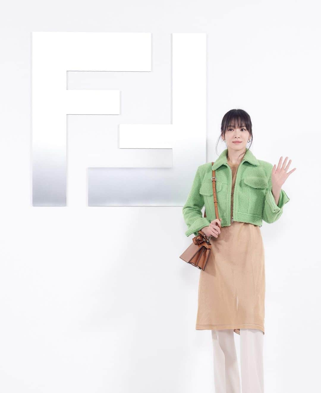 ソン・ヘギョのインスタグラム：「@fendi」