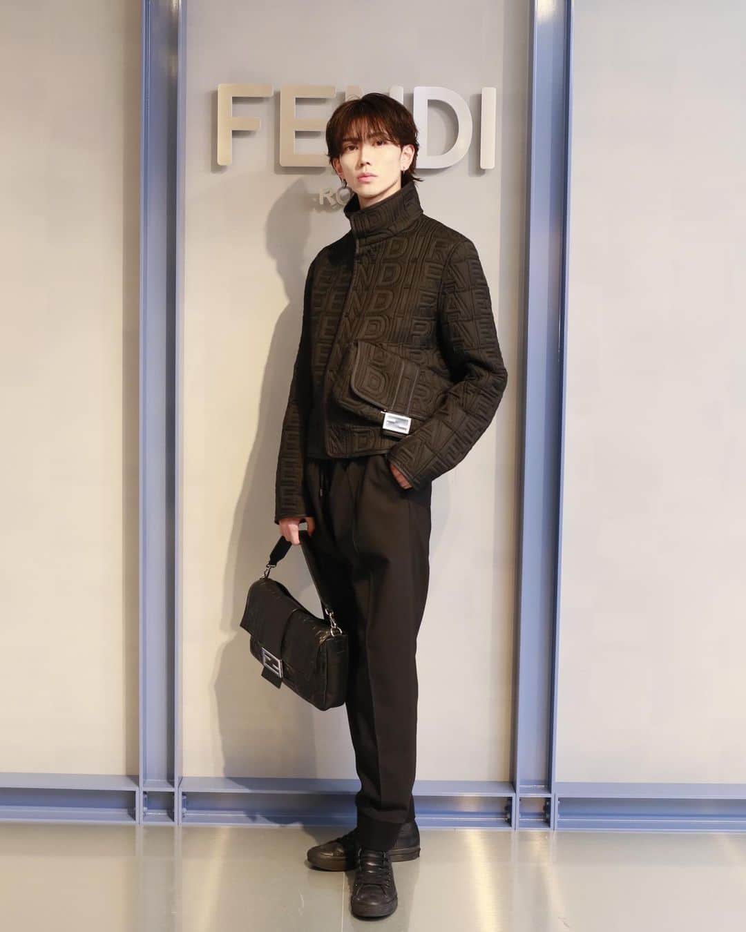 樋口晃平のインスタグラム：「2月11日にオープンするFENDIの国内最大級フラッグシップストア (Palazzo Fendi Omotesando)」に一足先にお邪魔させて頂きました。  色鮮やかで、華やかな素晴らしい空間でした。個人的にバッグとアクセサリーがすごく可愛くて好きです！！  @fendi   #PalazzoFendiOmotesando #FendiSS23 #fendi #fendiofficial」