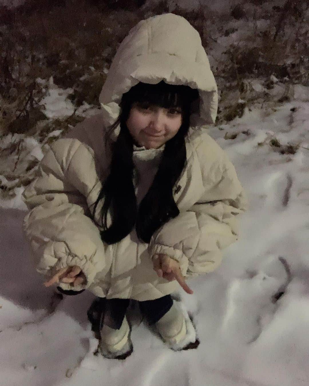 のインスタグラム：「雪嬉しいけど寒いね🥶❄」
