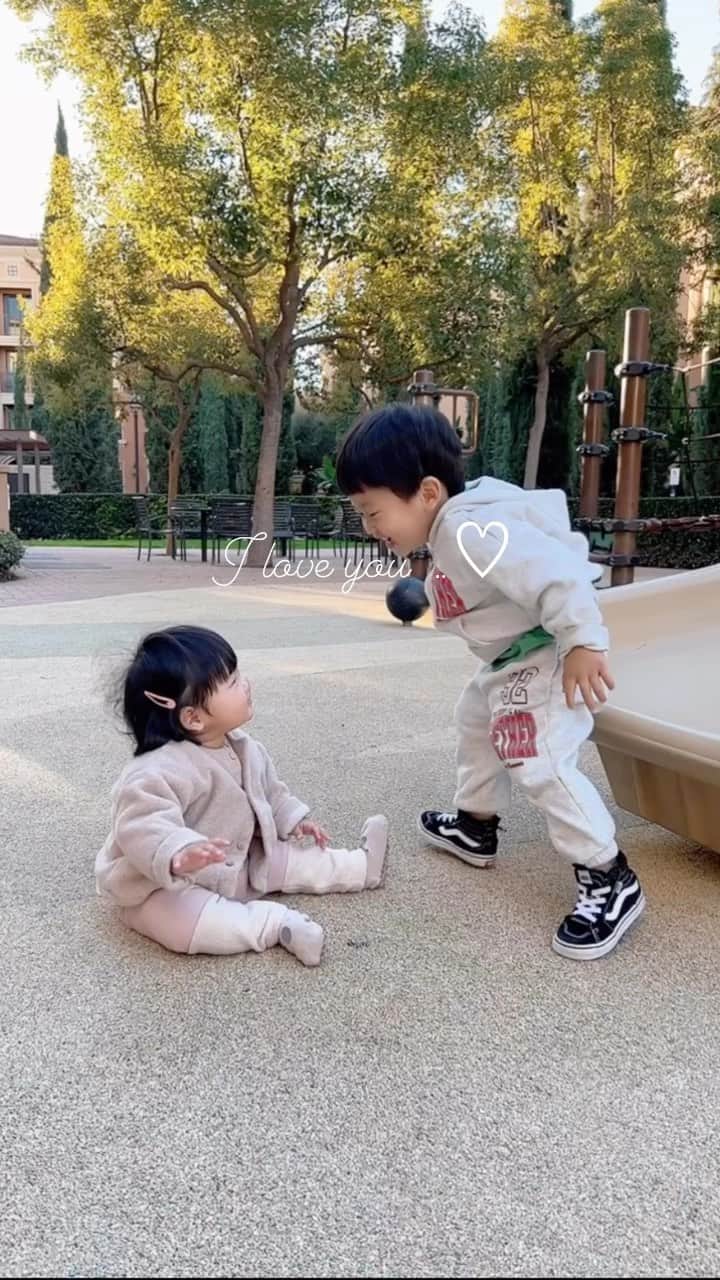 のインスタグラム：「스윗한 우주 오빠 있어서 좋겠다 별이😘」
