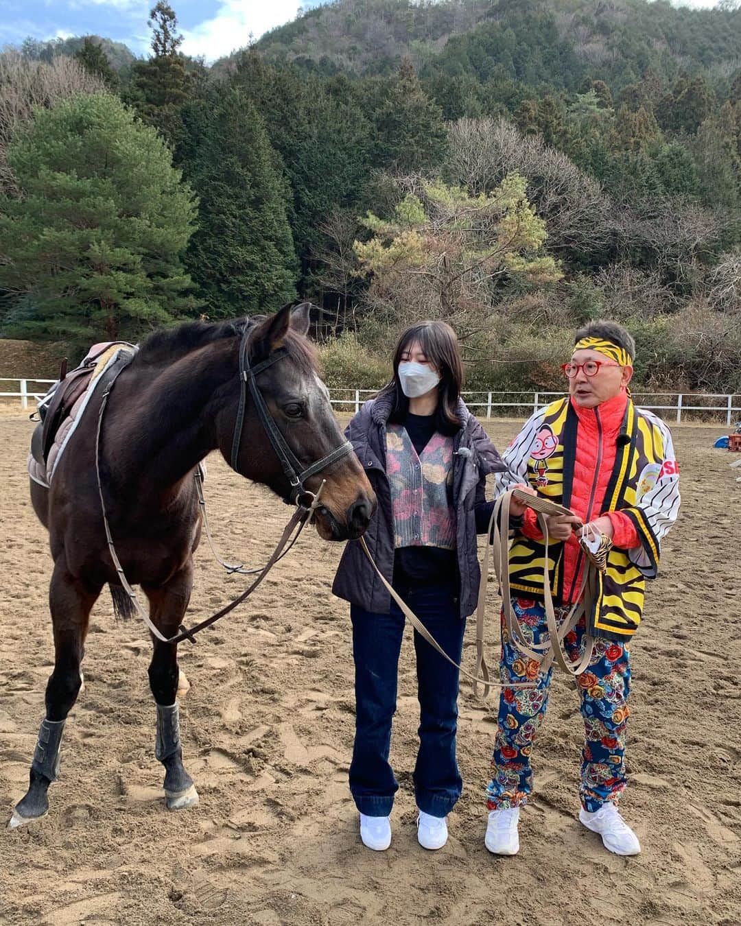 虎谷温子のインスタグラム：「正解は#兵庫県多可町 でしたー！ 道の駅でも、My財布を持ち込んで買い物しました！ねぎ本当に美味しかった〜😊 #すまたん #馬と格闘する森さん」