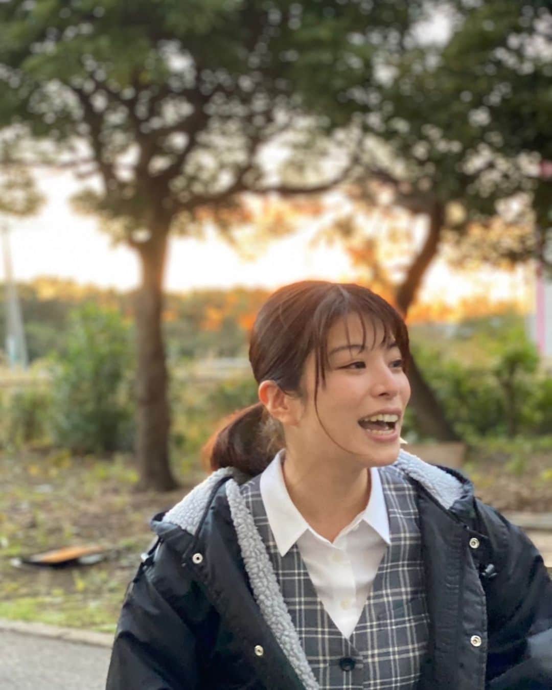 ほな・いこかのインスタグラム：「#銀平町シネマブルース 本日より公開です。 濃い目で愛らしいキャラクターばかりです。オフショットだけど楽しそう。」