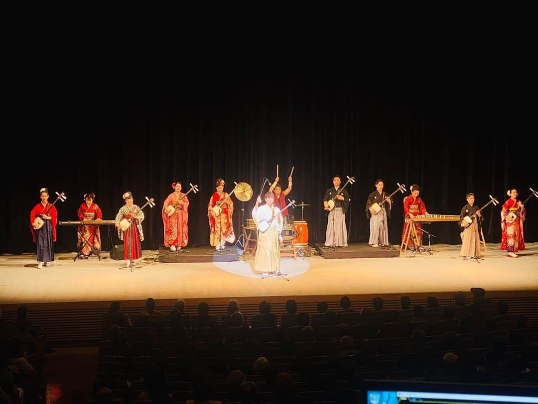 松阪ゆうきさんのインスタグラム写真 - (松阪ゆうきInstagram)「昨日は、  『JAいるま野 東部年金友の会・共済友の会健康講話&歌謡ショー』  にお呼び頂きました🎤  ご一緒させて頂いた  おぼんこぼん師匠 香西かおりさん 喜楽座の皆さんと。  昼夜2回の 楽しいステージでした♪  お客様もノリ良く 温かくお迎え下さいました。  お世話になりました皆さま ありがとうございました😊  またお伺い出来ますように❤️  #松阪ゆうき  #おぼんこぼん 師匠 #香西かおり さん #喜楽座 の皆さん #jaいるま野 さま #感謝  #キラリふじみ」2月10日 17時04分 - matsuzaka_yuuki