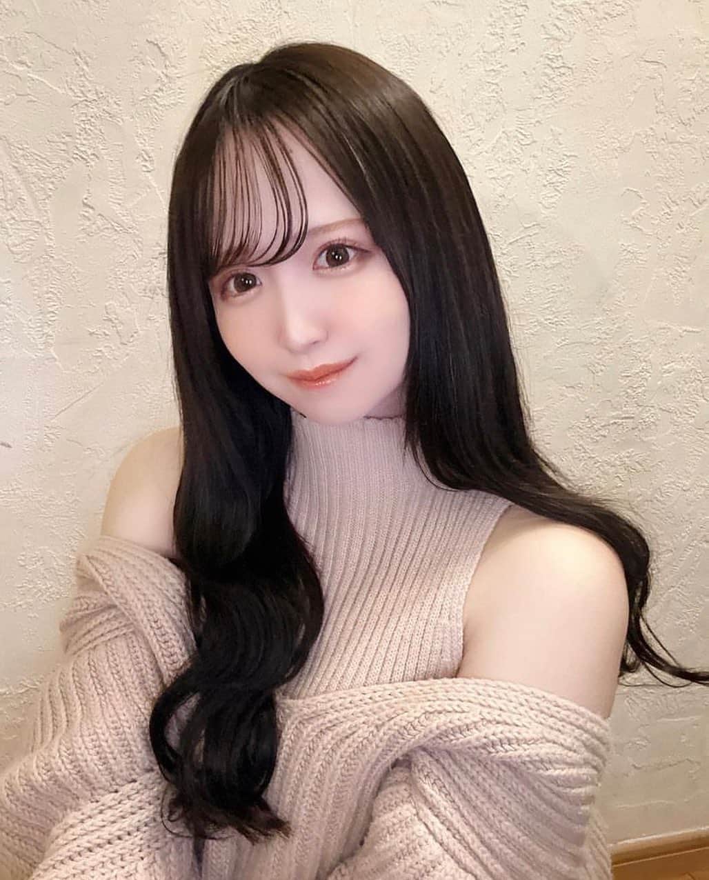 のインスタグラム：「《お洒落な美女😍💖》⁠ *⠀⠀⠀⠀⠀⠀⁠⠀⁠⠀⁠⠀⁠⠀⁠ 今回ご紹介させて頂きますのは!!👀❤️⁠⠀⁠⠀⁠⠀⁠⠀⁠ ほしのあやさん<@maru._.u28> の素敵なお写真📸⠀⁠⠀⁠⠀⁠ *⠀⁠ 大人な色気も感じて美しいですね😆💕 冬服コーデもかわいくて憧れます🧡✨⠀⠀⠀⁠⠀⁠⠀⁠⠀⁠⠀⁠ *⠀⁠⠀⁠⠀⁠⠀⁠⠀⁠ ほしのあやさん<@maru._.u28> 素敵な投稿をありがとうございました☺️📸✨⠀⁠ ほしのあやさんのアカウントには他にも素晴らしい投稿が沢山ありますので是非覗いてみてくださいね💁‍♀️💙⁠ ⁠ ⠀⠀⁠⠀⁠⠀⁠⠀⁠ △▼△▼△▼△▼△▼△▼△▼△▼△▼ ⁠⠀⁠⠀⁠⠀⁠ ❤️🧡💛「ビジョビ (美女美容事情)」💚💙💜⠀⠀⠀⠀⠀⠀⠀⠀⠀⠀⠀⠀⠀⠀⁠⠀⁠⠀⁠⠀⁠⠀⁠⠀⁠ 👇掲載ご希望の方は👇⠀⠀⠀⠀⠀⠀⠀⠀⠀⠀⠀⠀⠀⠀⠀⁠⠀⁠⠀⁠⠀⁠⠀⁠⠀⁠ @b_b_j.jタグ付けと🖤 #ビジョビ ⁠⠀⁠ 🖤タグ付けお願いします⠀⠀⠀⠀⠀⠀⠀⠀⠀⠀⠀⠀⠀⠀⠀⁠⠀⁠⠀⁠⠀⁠⠀⁠⠀⁠ △▼△▼△▼△▼△▼△▼△▼△▼△▼ ⁠⠀⁠ #美女#美人#冬コーデ#冬服 #清楚#黒髪美女#美白#美容 #インスタ美人#インスタ美女」