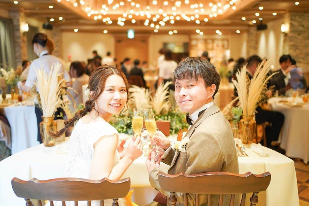 ラ パルティールさんのインスタグラム写真 - (ラ パルティールInstagram)「. wedding Reportをお届け！ . . . 「ゲストの方々へ感謝の気持ちを伝える式」  をテーマに、 よくある結婚式ではなく 「ふたりらしさ」や「楽しんでもらえるおもてなし」 を大切にしながら𓂃𓈒𓏸   「ふたりがやりたいこと」 からではなく 「ゲストの皆様が楽しんでもらえること」 から始めるご結婚式はゲストの皆様にとっても 素敵な1日になりました𓍯 . . .   お客様からのお声もいただいています！ 詳しくはホームページをCheck！  ーーーーーーーーーーーーーーーーーーーーーーーーー  新潟県長岡市古正寺3-39 プライベートガーデンwedding La partir @partir_nagaoka   ーーーーーーーーーーーーーーーーーーーーーーーーー  #星降る会場　#ナチュラルウェディング　#アットホームウェディング　#ガーデンウェディング #ガーデン挙式　#ブライダルフラワー　#ドライフラワーブーケ　#結婚式アイディア　#パルティール　#ラパルティール　#lapartir #結婚式レポート　#新潟花嫁　#新潟プレ花嫁　#新潟結婚式　#新潟結婚式場　#新潟市結婚式場　#長岡結婚式　#長岡結婚式場　#長岡市結婚式場　#1組貸切ウェディング　#おしゃれ花嫁 #パーティーレポート #ウエディングレポート」2月10日 17時23分 - partir_nagaoka