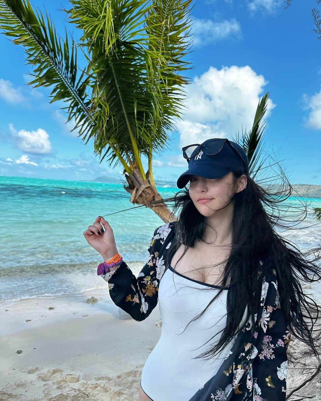ナム・ユジョンのインスタグラム：「🏝️🐢💓」