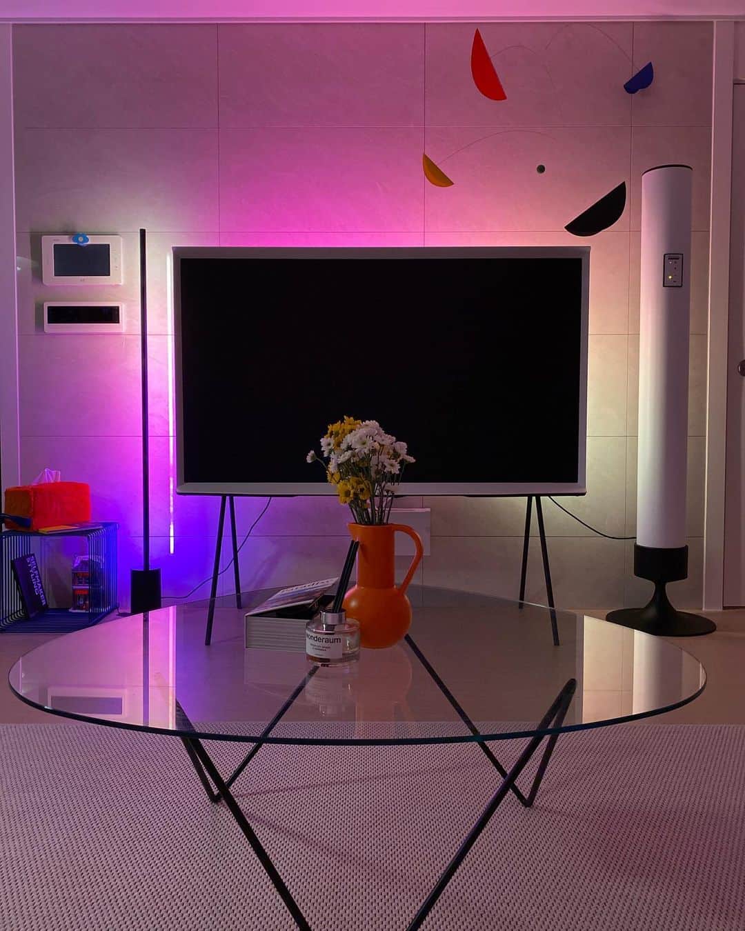 ハン・ボルムのインスタグラム：「조명💡」